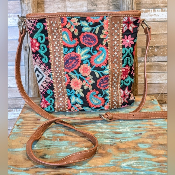Montana West Handbags - Montana West Vibrant Embroidered With Stud Embellishments Crossbody